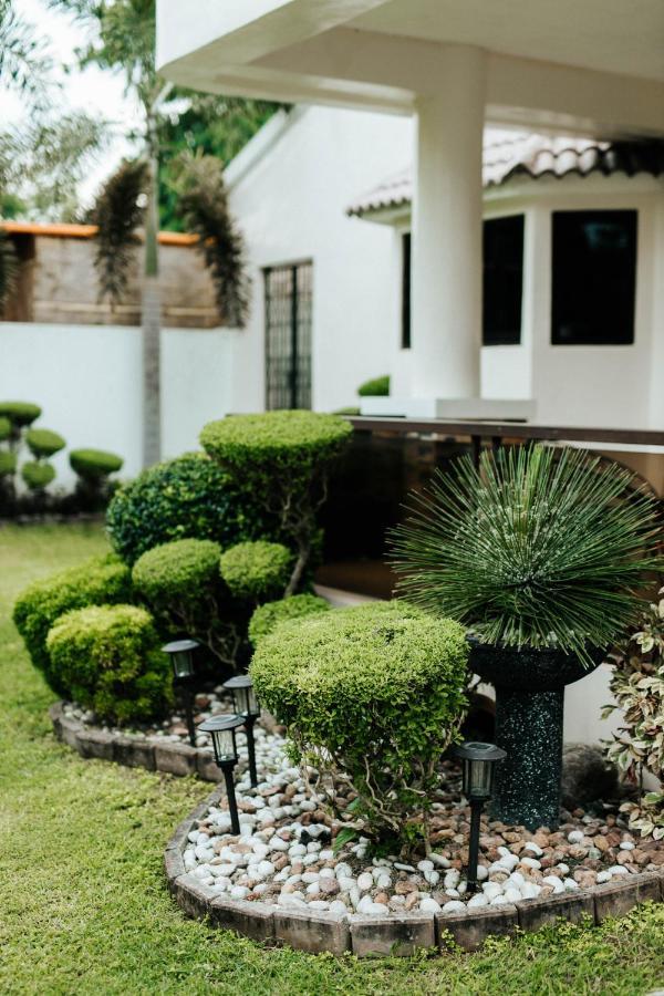Bahay Ni Kikay Vacation Rental - Wifi Included General Santos City Luaran gambar